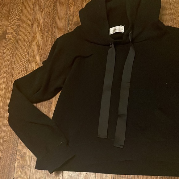 Queen of Hearts Black Cropped Hoodie with Ribbon Draw String - Picture 2 of 5